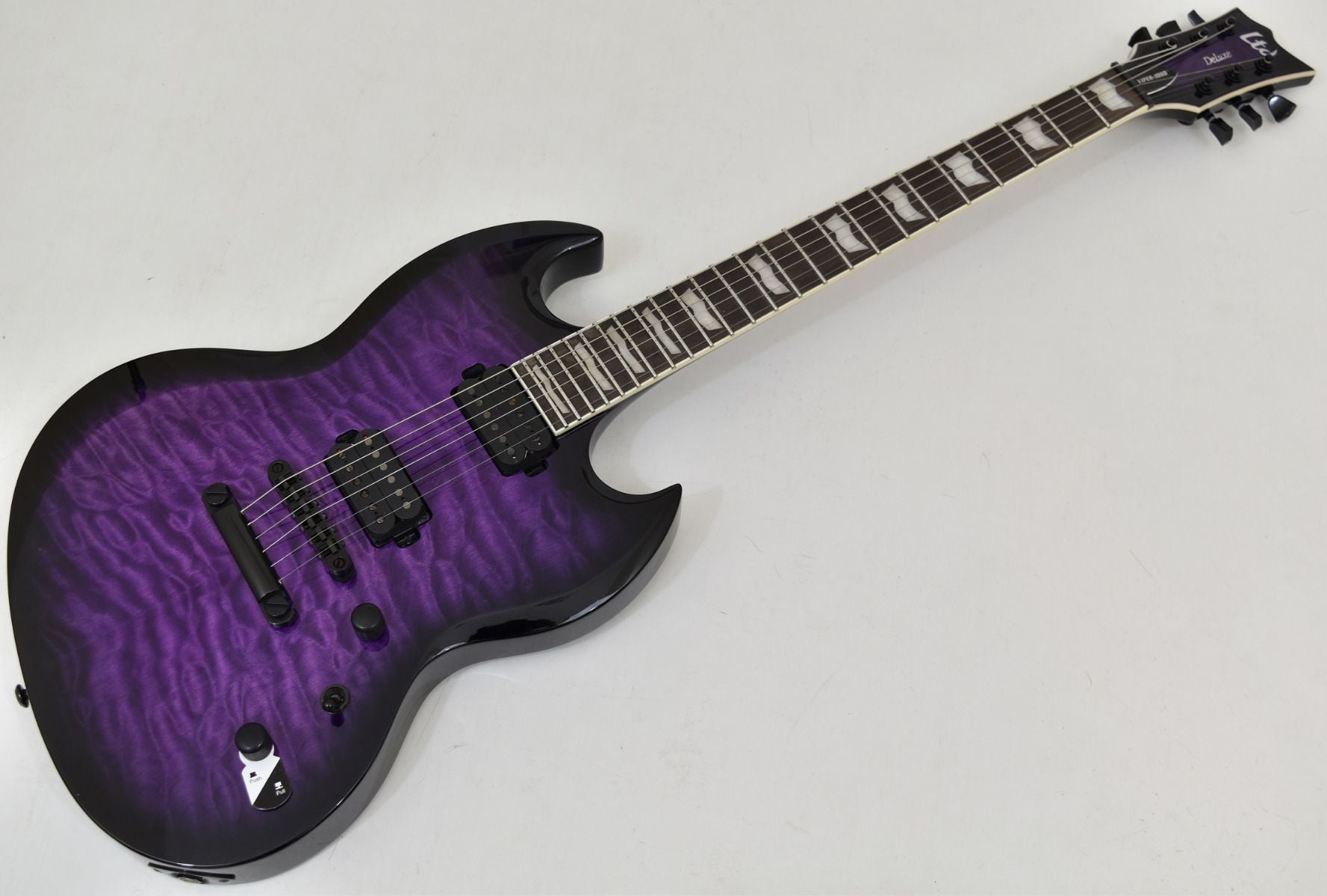 ESP ソリッドボディ・エレキギター ギグバッグ付き ESP LTD Viper-1000 
